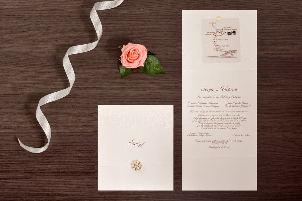 Invitación de matrimonio tríptica con mapa impreso