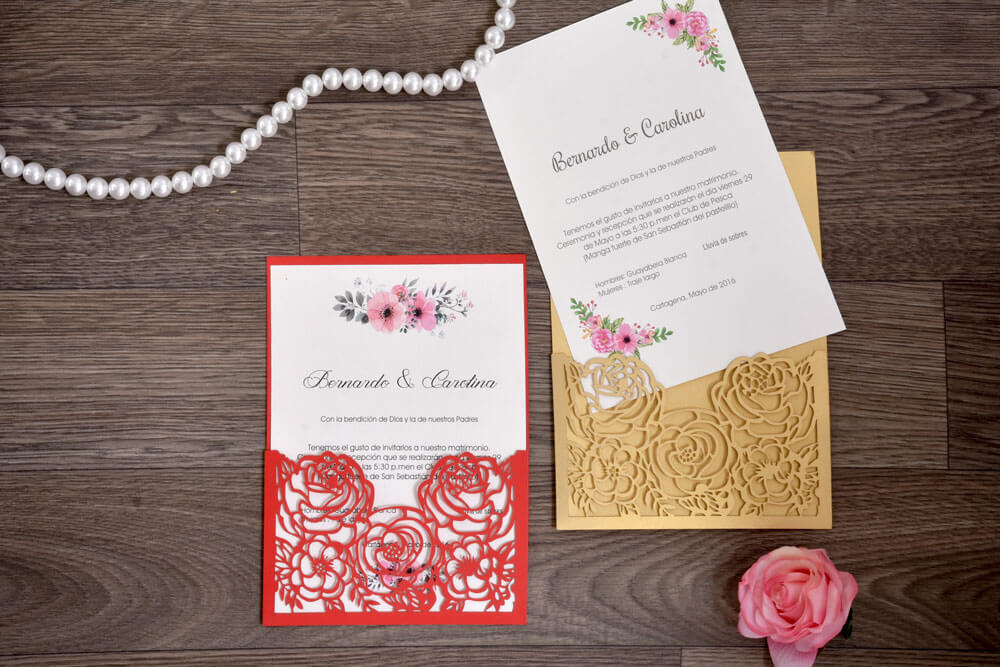 Tendencias 2026 en invitaciones de boda: foil, vellum y papeles texturizados