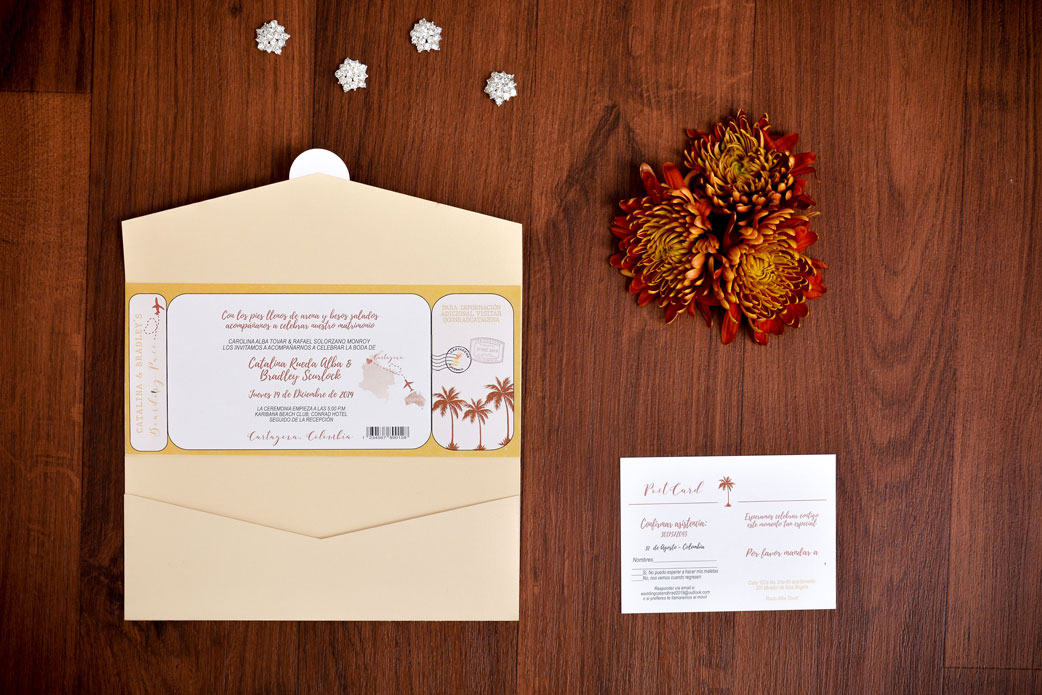 Invitación de matrimonio tipo pasabordo para boda destino en el Caribe