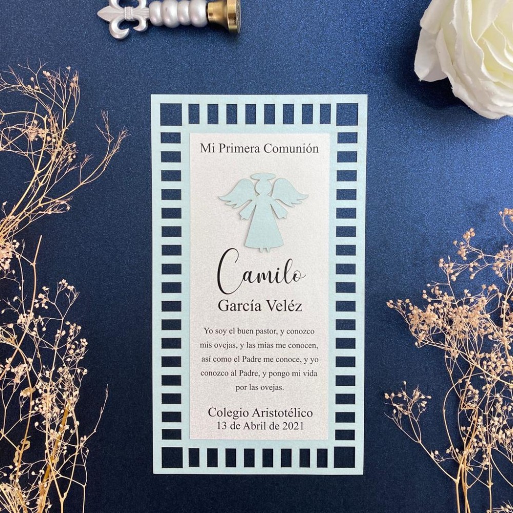 Invitación de primera comunión minimalista con cáliz